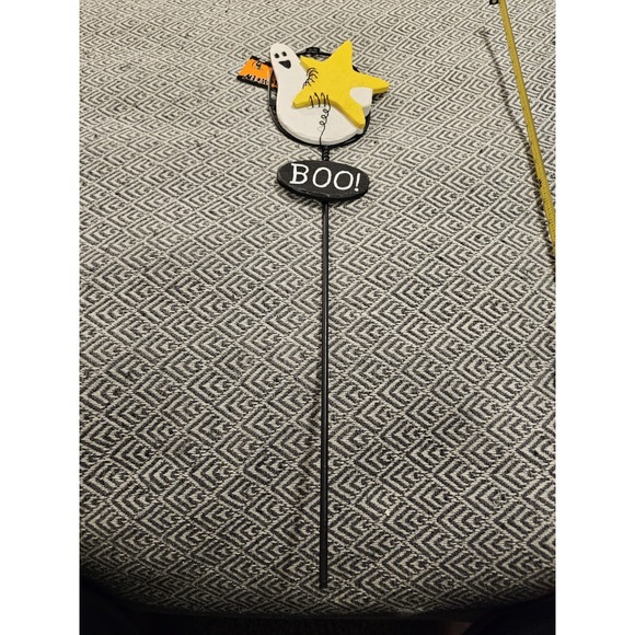 Halloween Spring Top Yard Art Ghost And Star, Boo- 2ft Tall- Wal-Mart - Picture 2 of 6